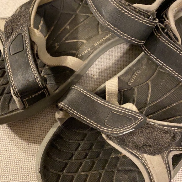 Keen black ankle strap sandals - size 7 - Picture 9 of 10